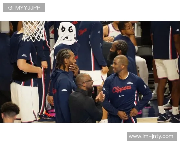 爱德华兹表达对康利回归的期待与渴望希望球队能迎回这位关键球员